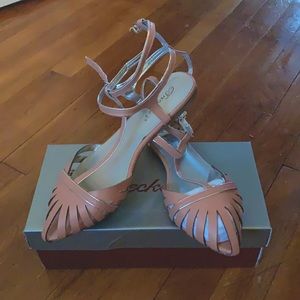 Shoes - Flat Sandals